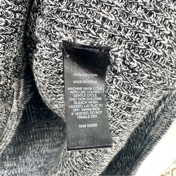 EXPRESS Slouchy V Neck Cotton Sweater - Picture 4 of 5